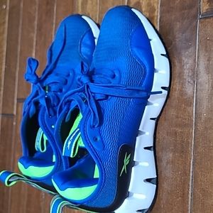 Reebok boys shoes new without a tag.